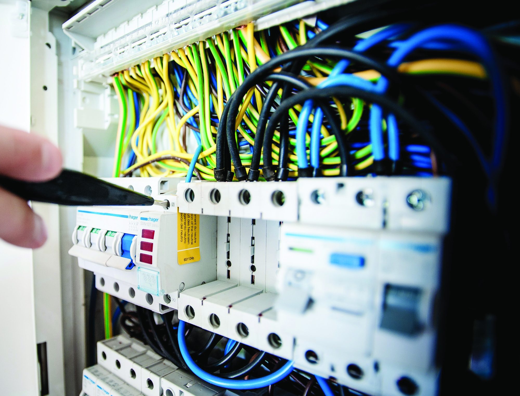 Electrical distribution panel